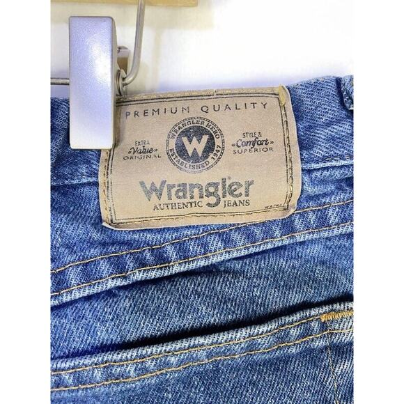 Wrangler Blue Jeans Men's Size 40 x 30 Blue Straight Leg Denim - Picture 8 of 11